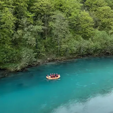 Canyon-view Rafting Retreat *
