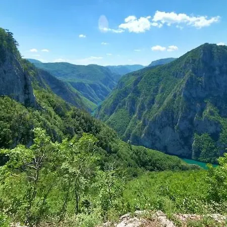 Kemping Canyon-view Rafting Retreat *