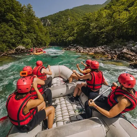 Canyon-view Rafting Retreat *