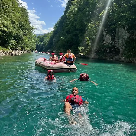 Kemping Canyon-view Rafting Retreat *