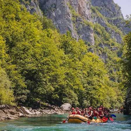 Canyon-view Rafting Retreat * Foca